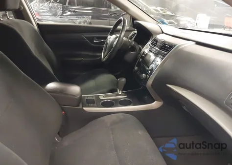 2015 Nissan Altima 2.5 Sv z USA, uszkodzony, nr VIN 1N4AL3AP8FC467172